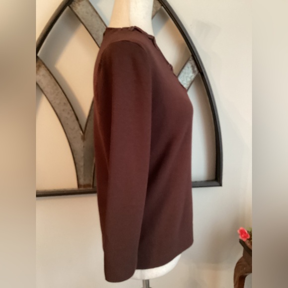 CABLE & GAGE Chocolate Brown 3/4 sleeve Stretchy Top w/Open Neckline Detail - Picture 7 of 10